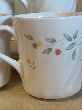 VTG Corningware mugs (4)